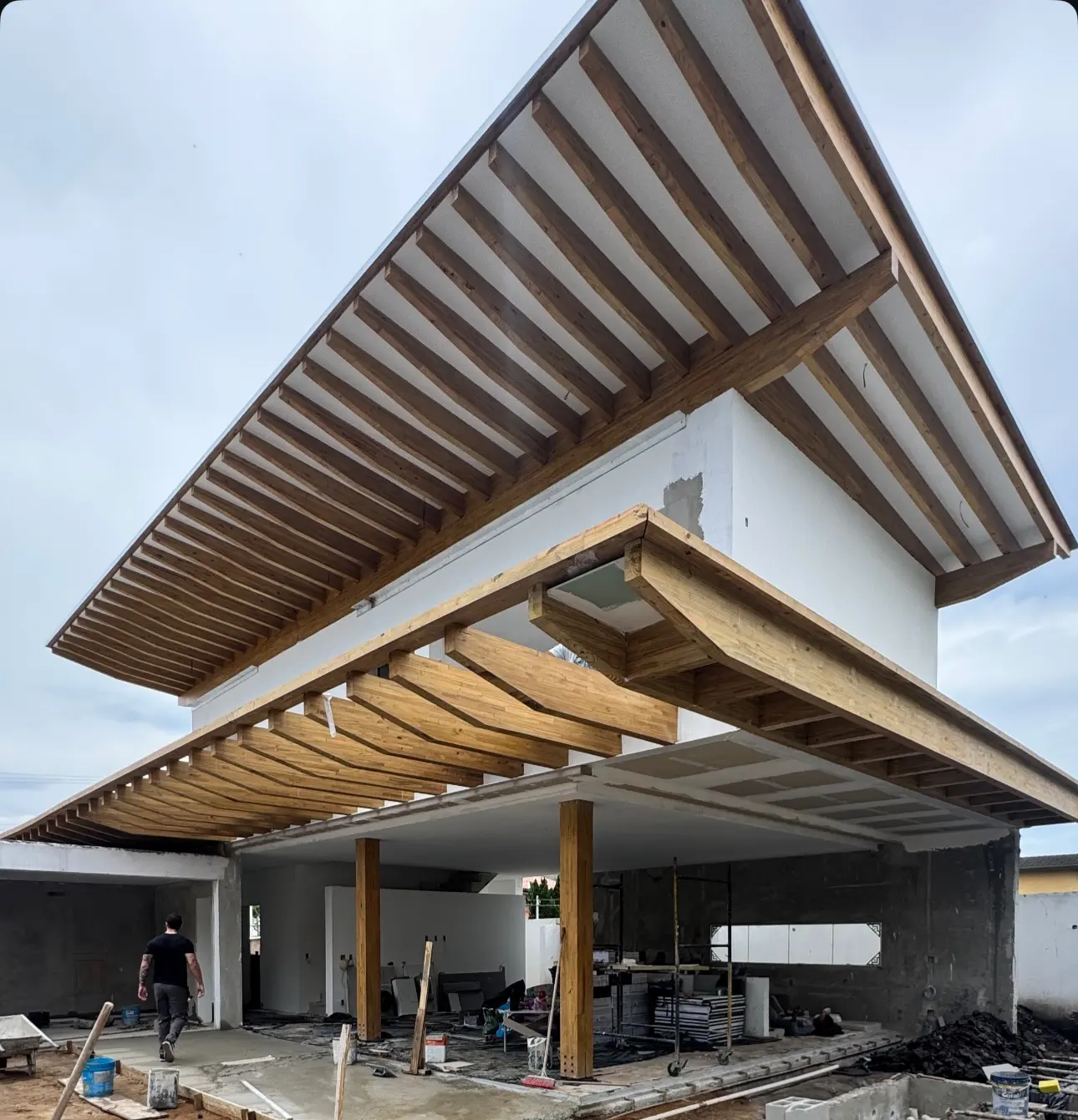 Estrutura em MLC em construção