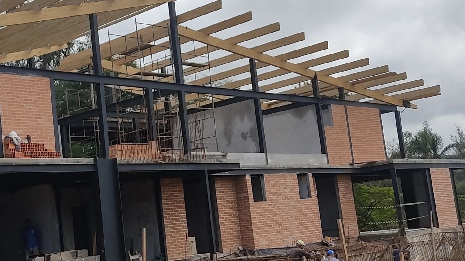 Casa em construção pela FLORESTi